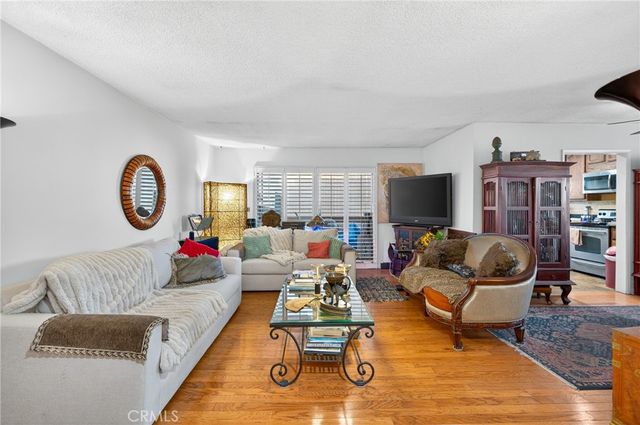 5376 Fairview Boulevard 209, Los Angeles, CA 90056