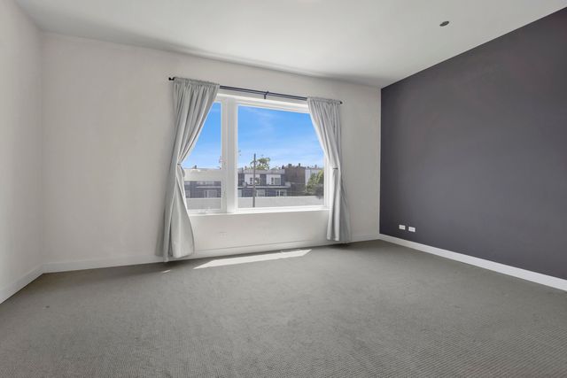 2639 N HAMLIN Avenue, Chicago, IL 60647