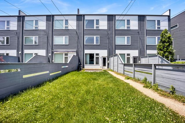 2639 N HAMLIN Avenue, Chicago, IL 60647