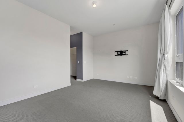 2639 N HAMLIN Avenue, Chicago, IL 60647