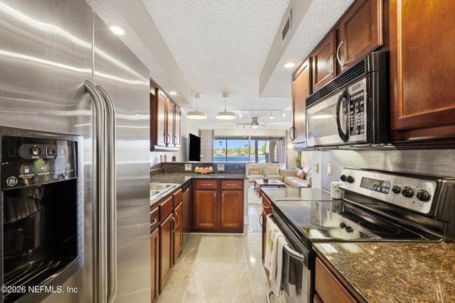 5375 ORTEGA FARMS Boulevard 102, Jacksonville, FL 32210