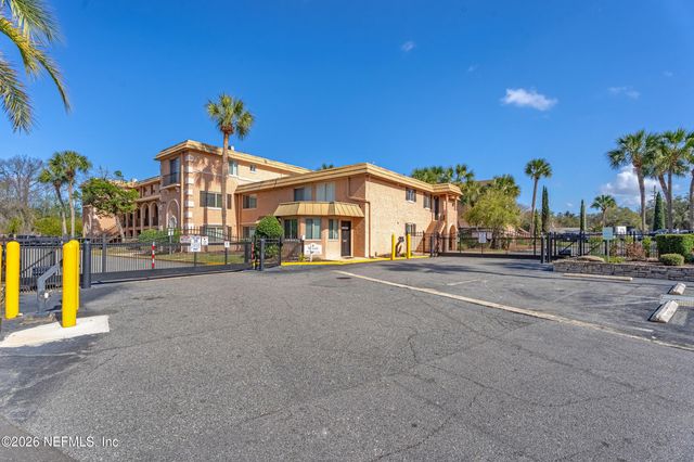 5375 ORTEGA FARMS Boulevard 102, Jacksonville, FL 32210