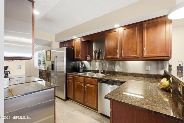 5375 ORTEGA FARMS Boulevard 102, Jacksonville, FL 32210