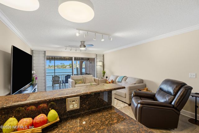 5375 ORTEGA FARMS Boulevard 102, Jacksonville, FL 32210