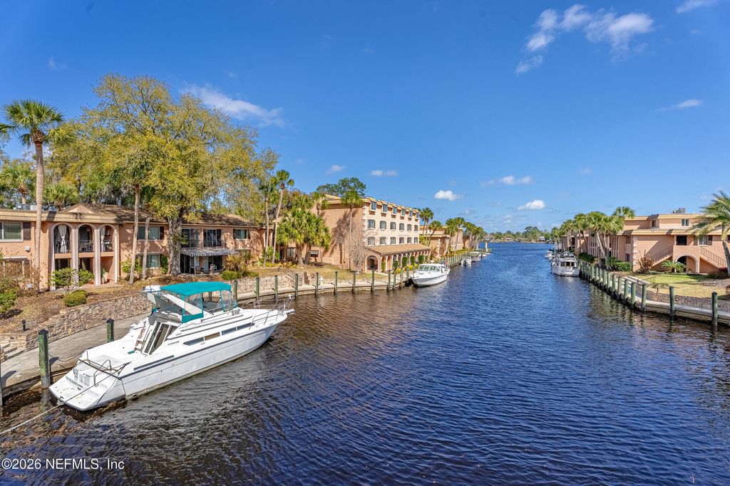 5375 ORTEGA FARMS Boulevard 102, Jacksonville, FL 32210