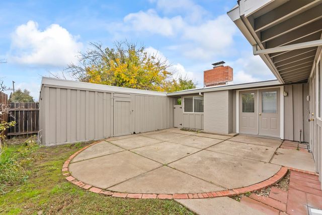 317 Brookwood Rd, Roseville, CA 95678