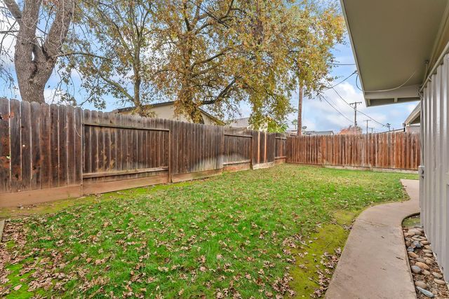 317 Brookwood Rd, Roseville, CA 95678