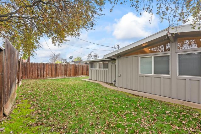 317 Brookwood Rd, Roseville, CA 95678