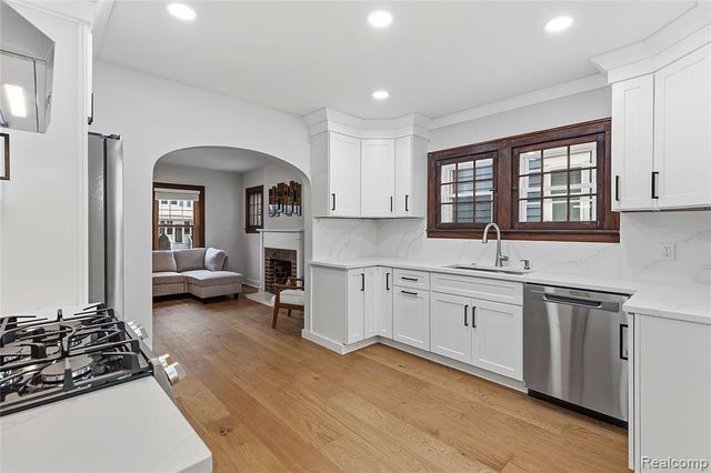 511 Gardenia Avenue, Royal Oak, MI 48067