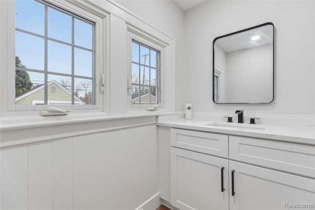 511 Gardenia Avenue, Royal Oak, MI 48067