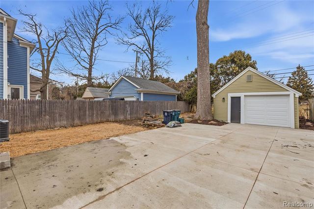 511 Gardenia Avenue, Royal Oak, MI 48067