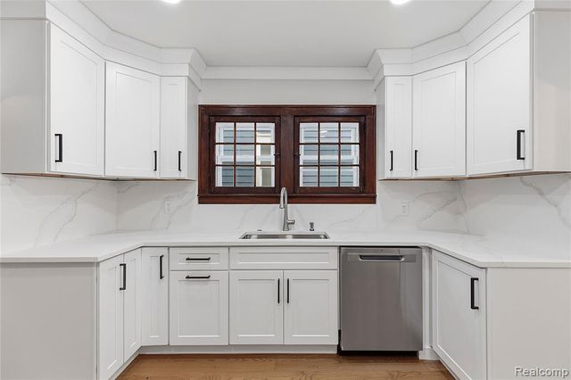 511 Gardenia Avenue, Royal Oak, MI 48067