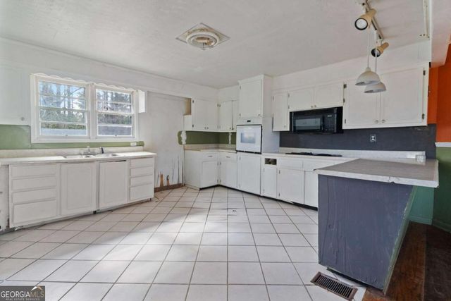 74 Hulsey Road, Cedartown, GA 30125