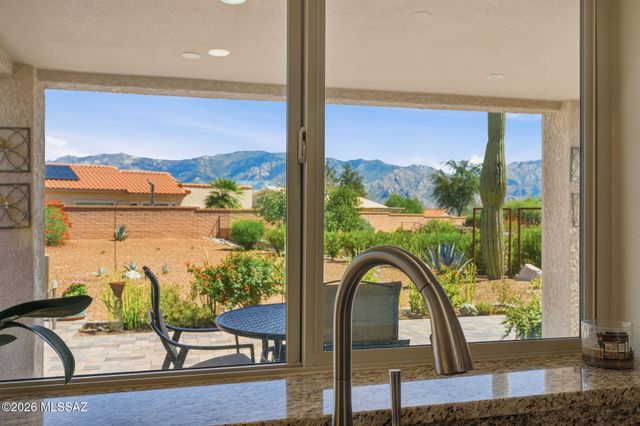 14400 N Crown Point Drive, Oro Valley, AZ 85755