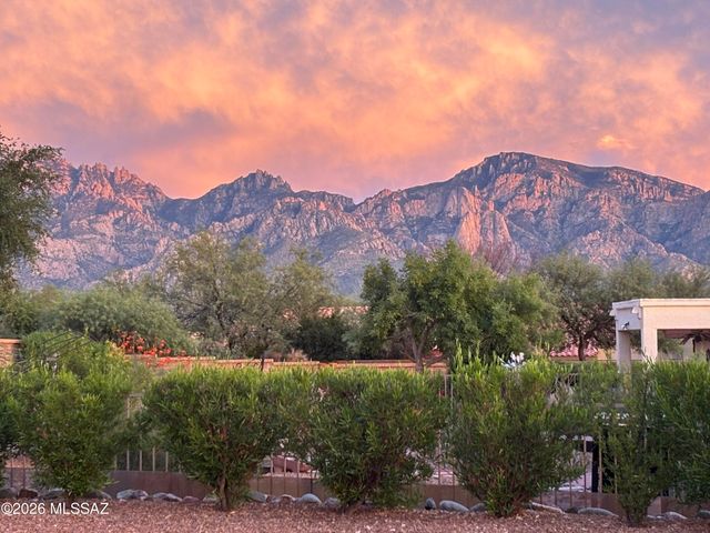 14400 N Crown Point Drive, Oro Valley, AZ 85755