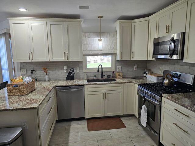 5331 WINNERS Circle, Caledonia, IL 61011