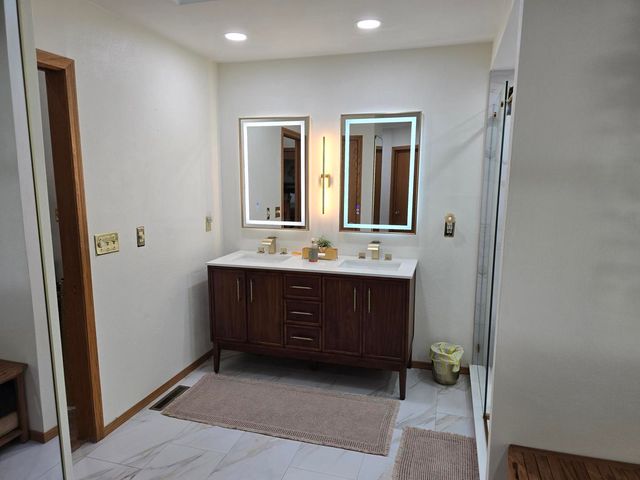 5331 WINNERS Circle, Caledonia, IL 61011