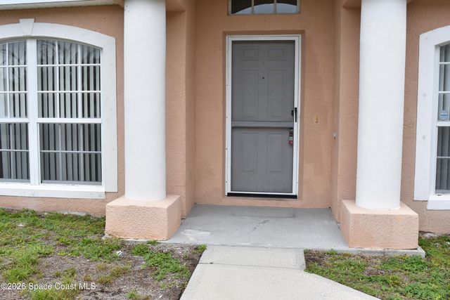 334 Bordeaux Avenue NE, Palm Bay, FL 32907