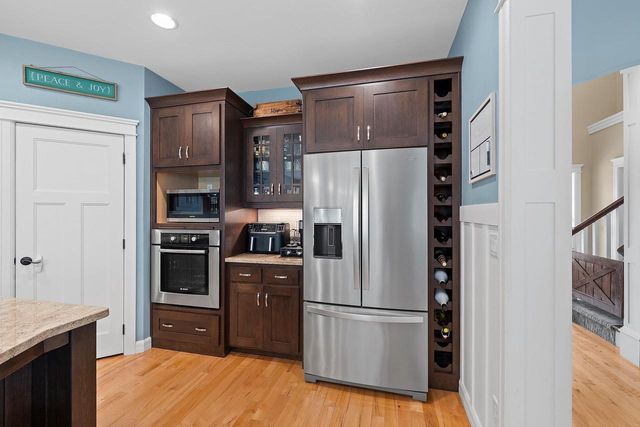 3562 ABBEY COURT, Green Bay, WI 54313