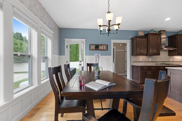 3562 ABBEY COURT, Green Bay, WI 54313