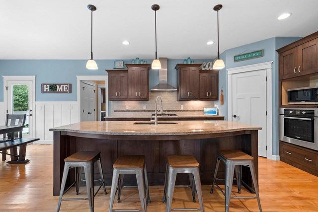 3562 ABBEY COURT, Green Bay, WI 54313