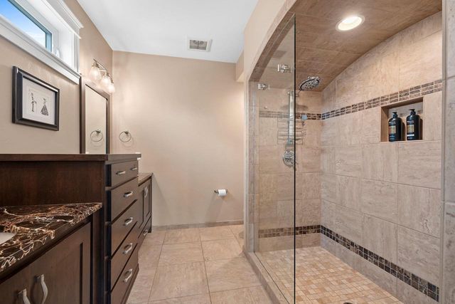 3562 ABBEY COURT, Green Bay, WI 54313
