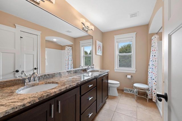 3562 ABBEY COURT, Green Bay, WI 54313