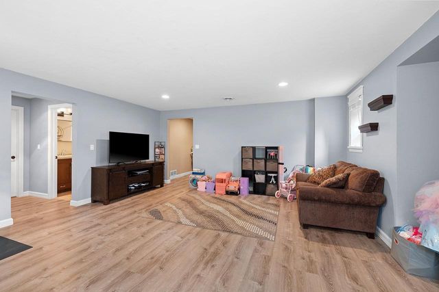 3562 ABBEY COURT, Green Bay, WI 54313