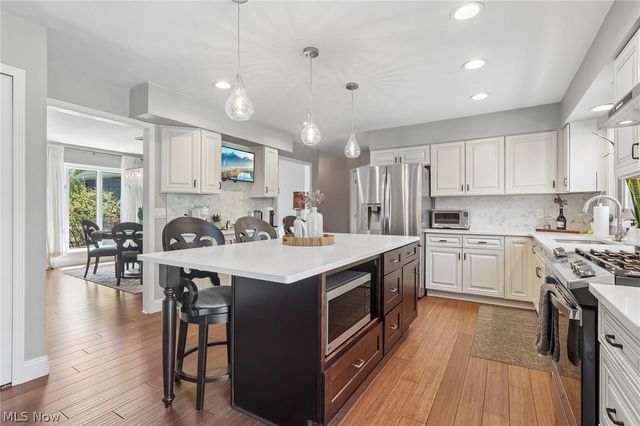 4420 Prestwick Crossing, Westlake, OH 44145