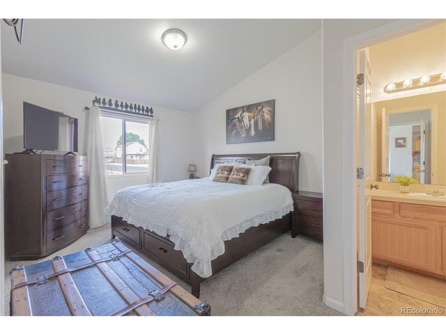 2643 W 45th St, Loveland, CO 80538