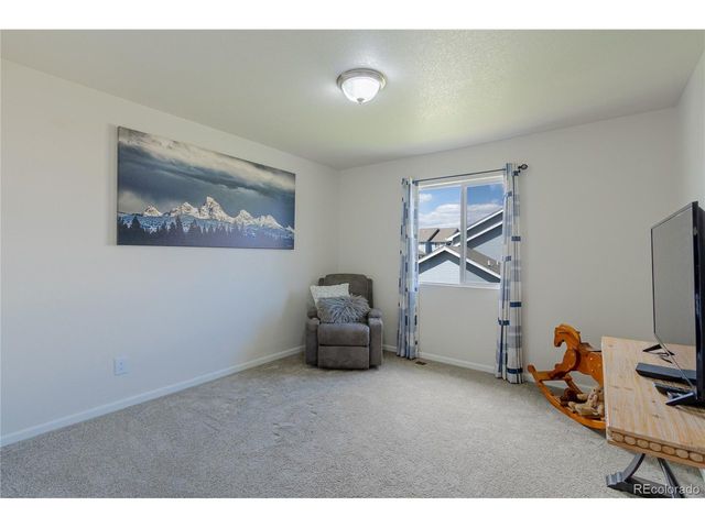 2643 W 45th St, Loveland, CO 80538