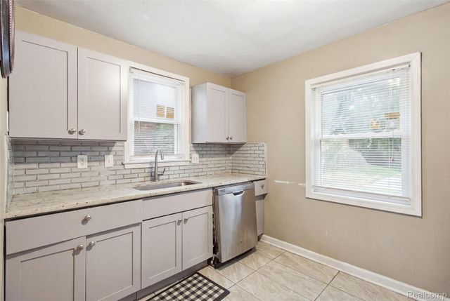 15774 Birwood Street, Detroit, MI 48238
