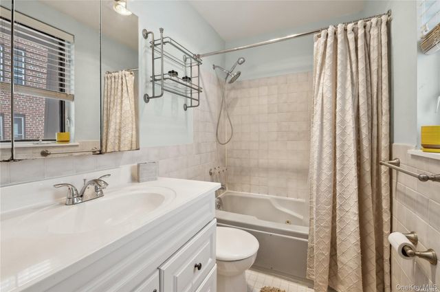 425 Shore Rd 2B, Long Beach, NY 11561