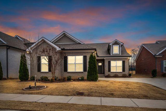 6412 Armstrong Dr, Hermitage, TN 37076