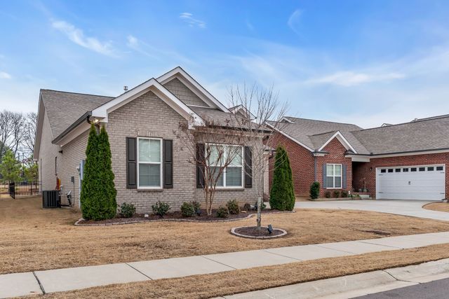 6412 Armstrong Dr, Hermitage, TN 37076