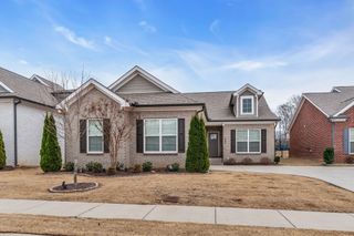 6412 Armstrong Dr, Hermitage, TN 37076