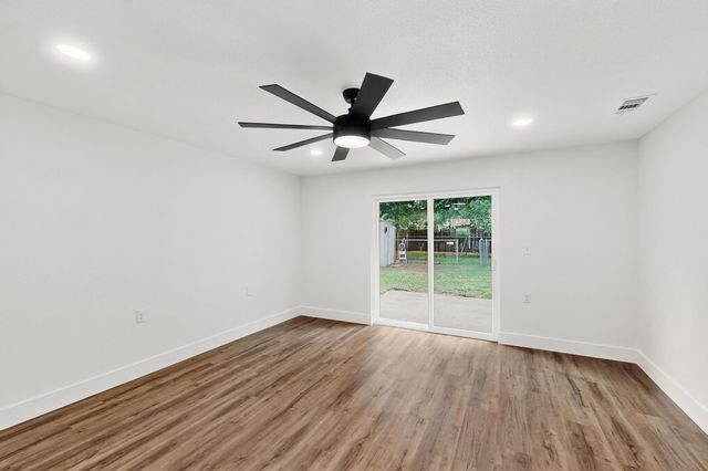 1822 Robinson Street, Irving, TX 75060
