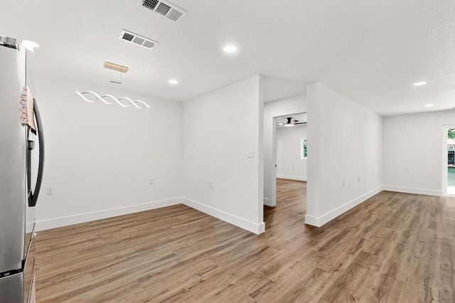 1822 Robinson Street, Irving, TX 75060
