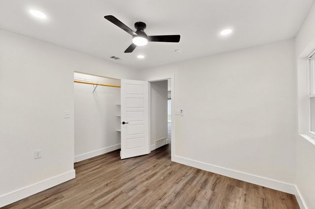 1822 Robinson Street, Irving, TX 75060