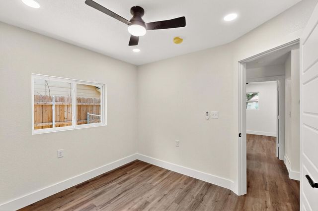 1822 Robinson Street, Irving, TX 75060