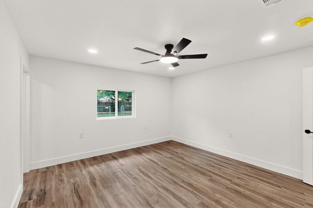 1822 Robinson Street, Irving, TX 75060