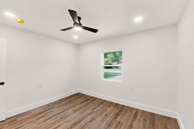 1822 Robinson Street, Irving, TX 75060