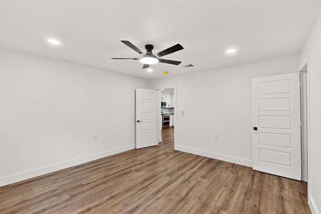 1822 Robinson Street, Irving, TX 75060