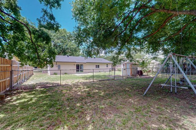 1822 Robinson Street, Irving, TX 75060