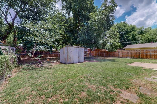 1822 Robinson Street, Irving, TX 75060