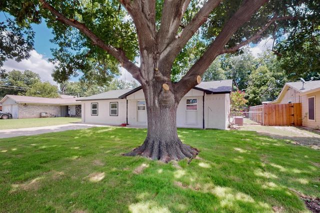 1822 Robinson Street, Irving, TX 75060