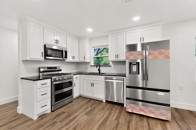 1822 Robinson Street, Irving, TX 75060
