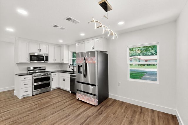 1822 Robinson Street, Irving, TX 75060
