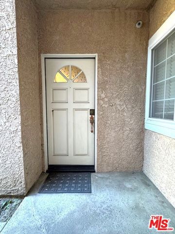 19928 Chase Street 27, Winnetka, CA 91306