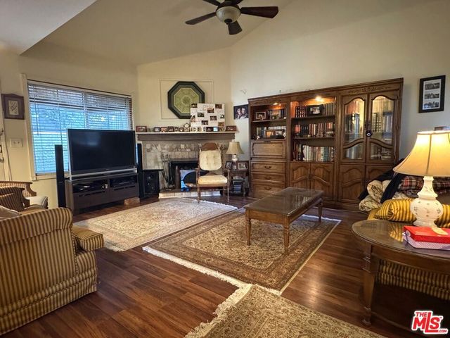 19928 Chase Street 27, Winnetka, CA 91306